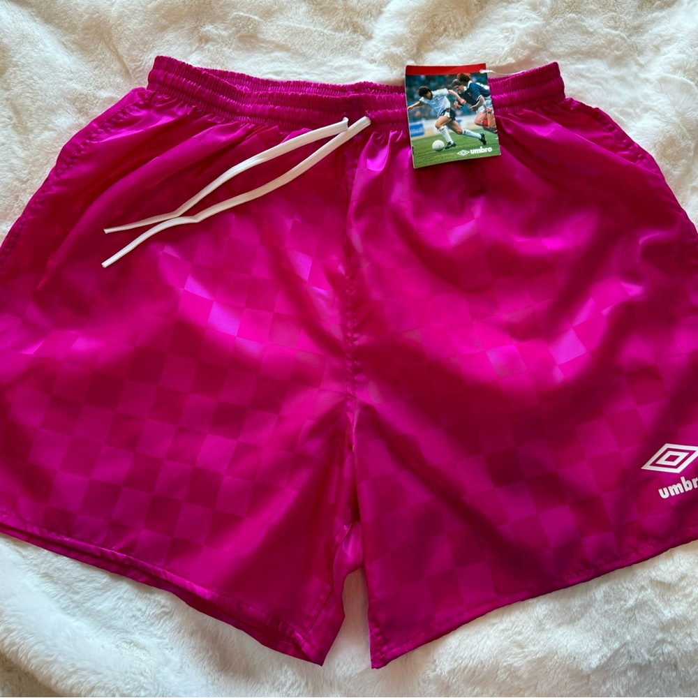 Umbro soccer shorts! Vintage/retro! Pink. XL. Nylon/satin feel.